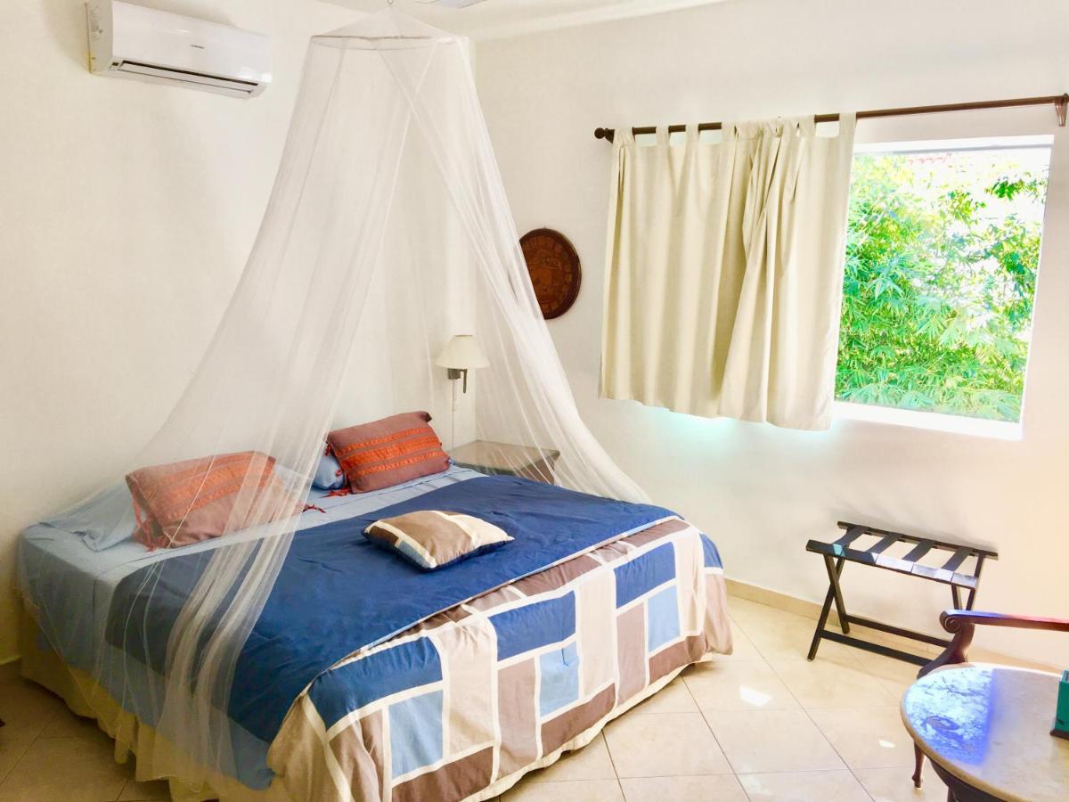Bed and Breakfast Esquina De La Felicidad De Playacar Плая-дель-Кармен Экстерьер фото
