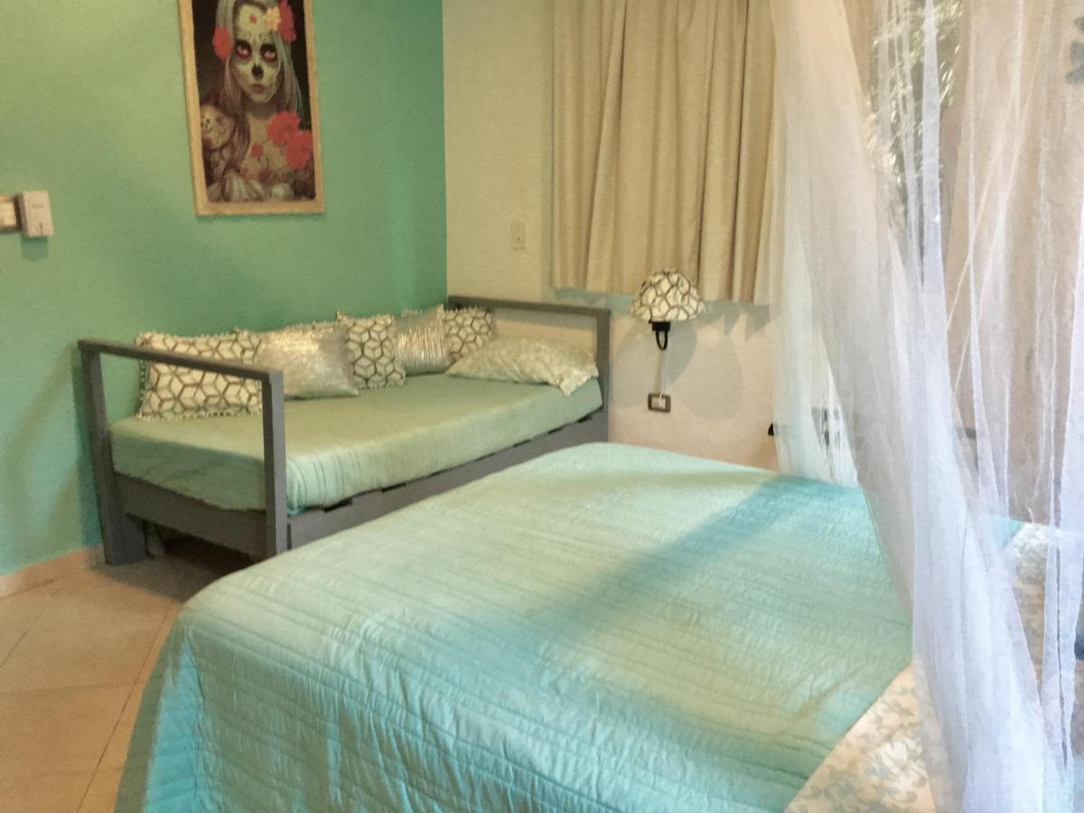 Bed and Breakfast Esquina De La Felicidad De Playacar Плая-дель-Кармен Экстерьер фото